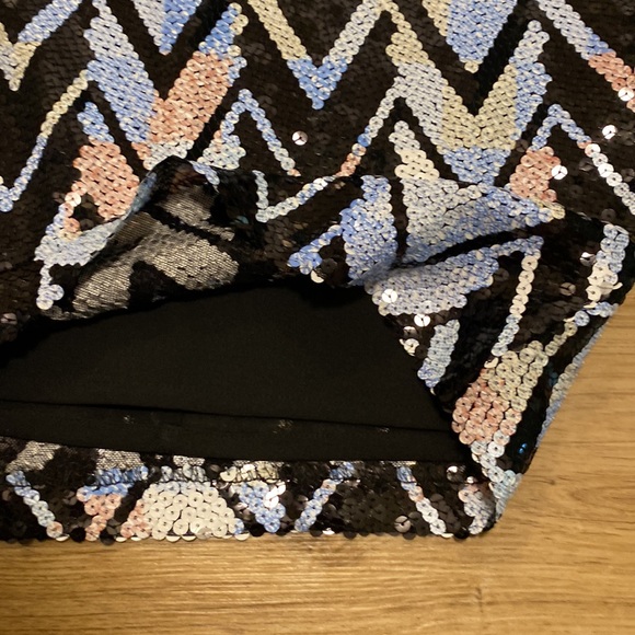 Endless Rose Sequin Pencil Skirt - Picture 3 of 7